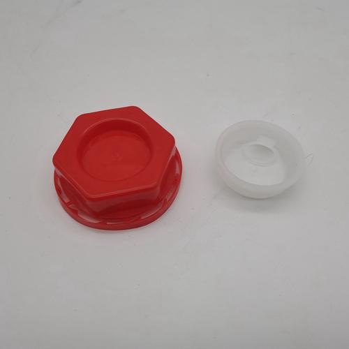 桶、膠與容器 在塑料化工包裝的詩意與實用之間